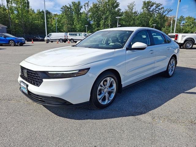 Photo of 2023 Platinum White Pearl Honda Accord