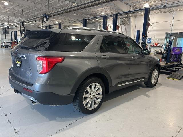 Photo of 2022 CARBONIZED GRAY METALLIC Ford Explorer