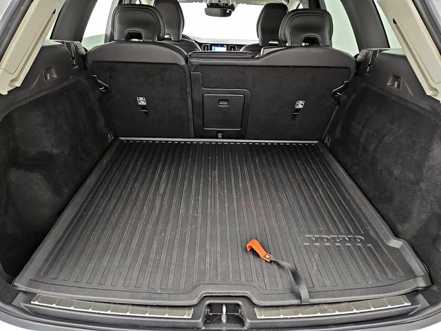 Photo of 2021 White Volvo XC60