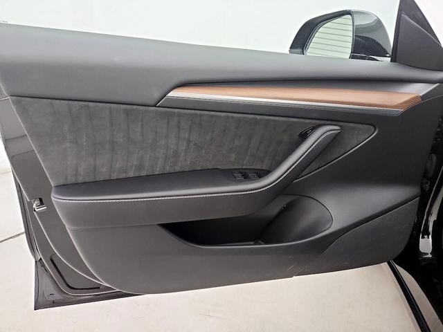 Photo of 2023 Black Tesla Model 3