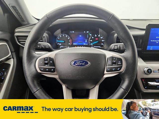 Photo of 2022 White Ford Explorer