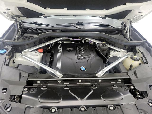 Photo of 2021 White BMW X5