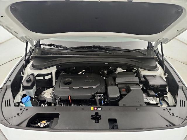 Photo of 2020 White Hyundai SANTA FE