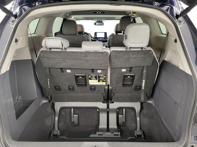 Photo of 2022 Blue Toyota Sienna