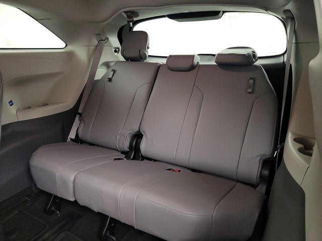 Photo of 2022 Blue Toyota Sienna