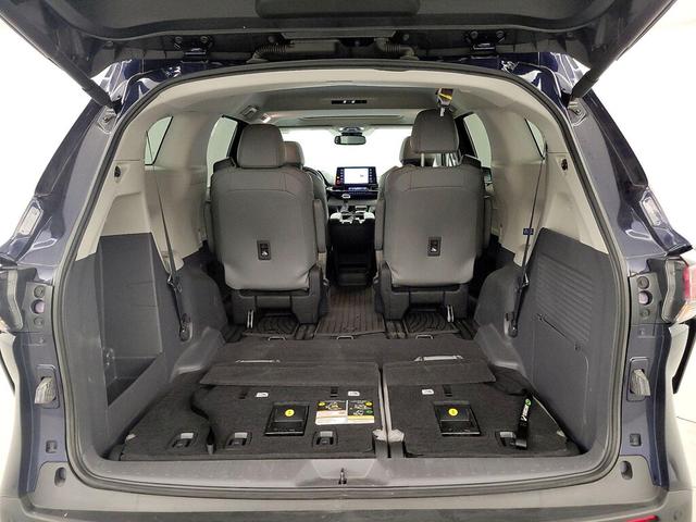 Photo of 2022 Blue Toyota Sienna