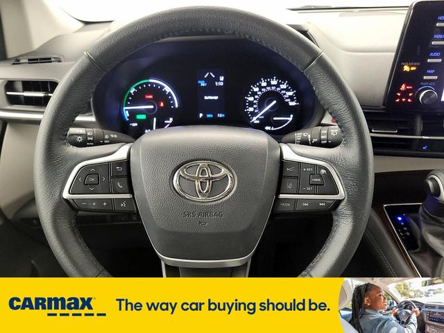 Photo of 2022 Blue Toyota Sienna