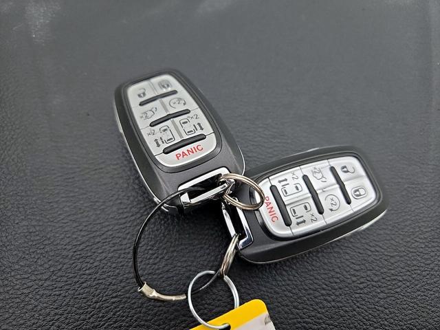 Photo of 2021 Tan Chrysler Pacifica