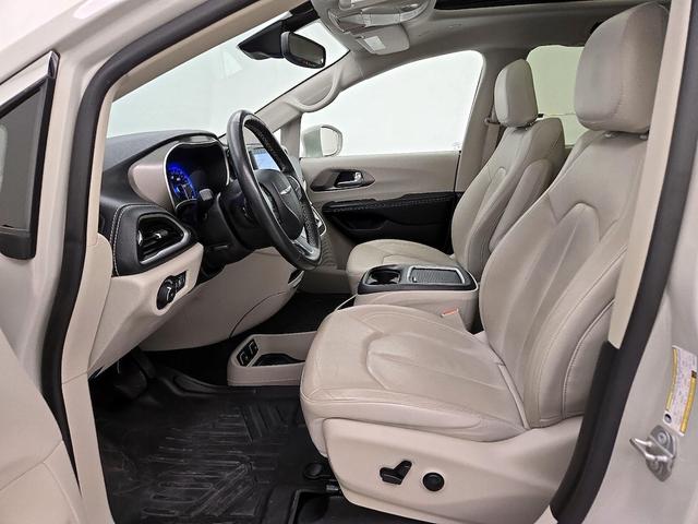 Photo of 2021 Tan Chrysler Pacifica