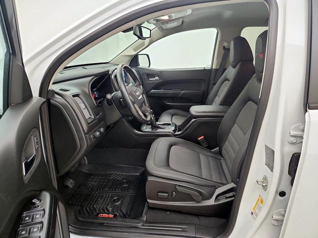 Photo of 2022 White GMC Canyon