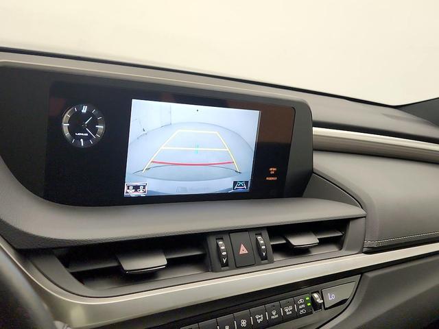 Photo of 2019 Silver Lexus ES 350