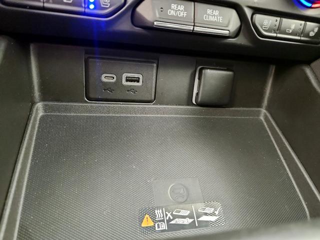 Photo of 2022 Black Chevrolet Suburban