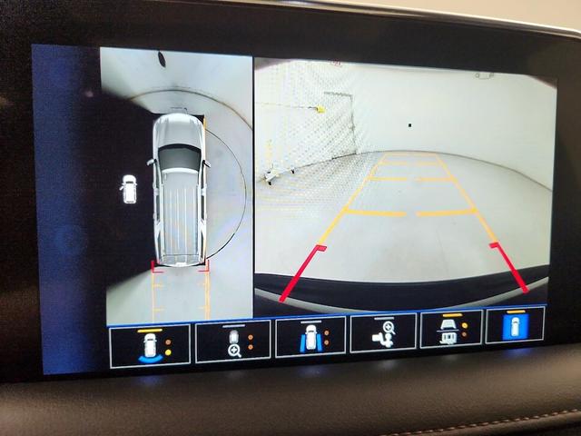 Photo of 2022 Black Chevrolet Suburban