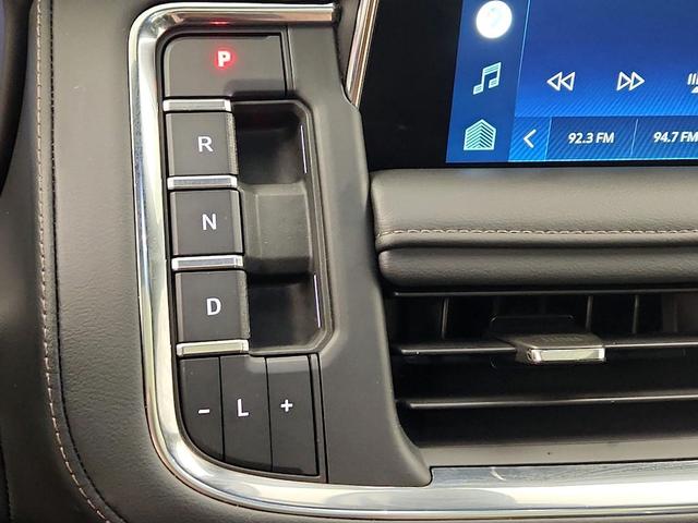 Photo of 2022 Black Chevrolet Suburban