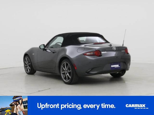 Photo of 2021 Gray Mazda MX-5 Miata
