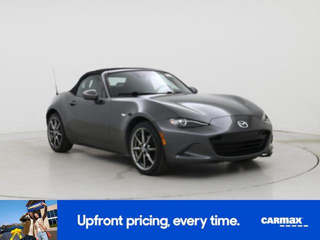 Photo of 2021 Gray Mazda MX-5 Miata