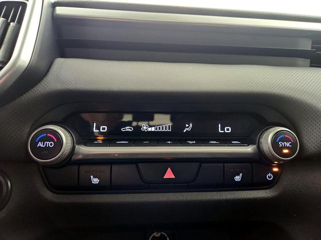 Photo of 2024 White Mazda CX-50