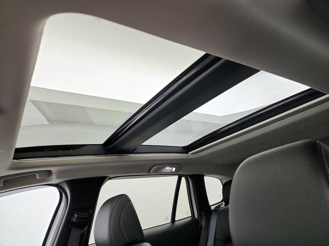 Photo of 2024 White Mazda CX-50