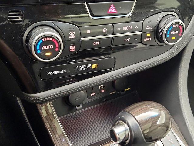 Photo of 2015 Black Kia Optima
