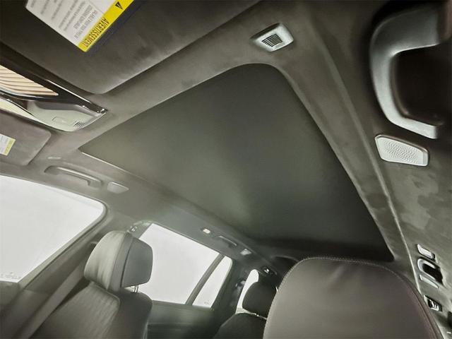 Photo of 2026 Black Sapphire Metallic BMW X7