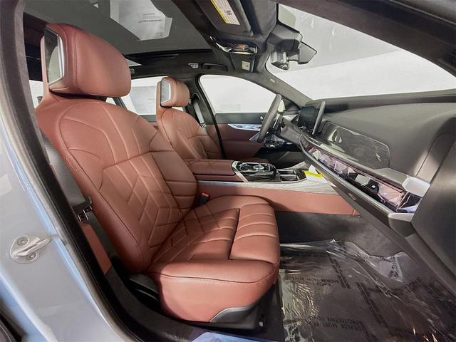 Photo of 2025 Brooklyn Grey Metallic BMW 760