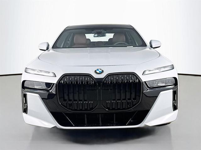 Photo of 2025 Brooklyn Grey Metallic BMW 760