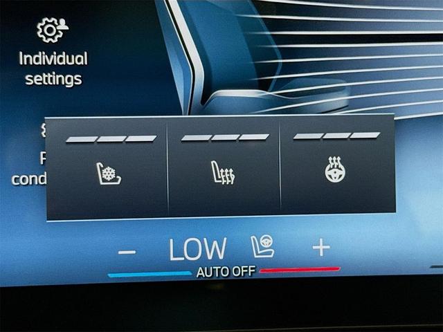 Photo of 2025 Brooklyn Grey Metallic BMW 750e
