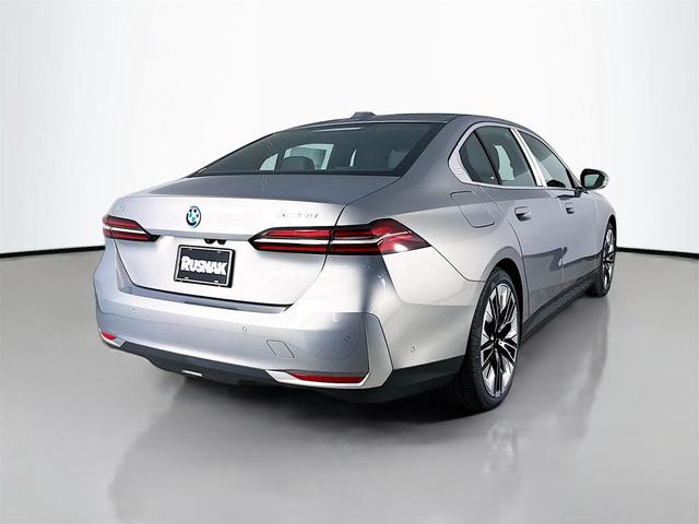 Photo of 2026 Oxide Grey Metallic BMW i5