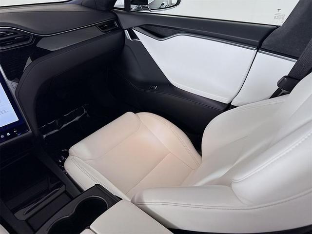 Photo of 2020 Solid Black Tesla Model S