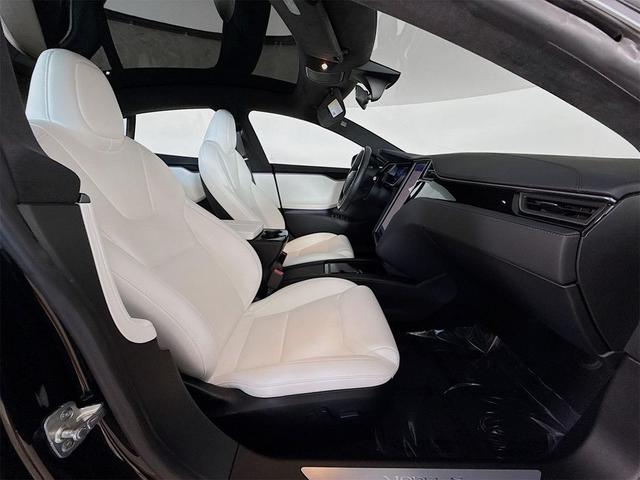 Photo of 2020 Solid Black Tesla Model S