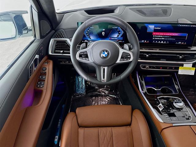 Photo of 2026 Alpine White BMW X7