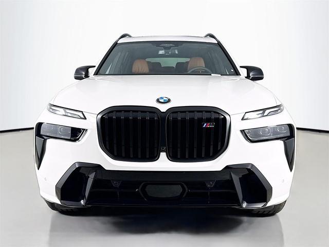 Photo of 2026 Alpine White BMW X7