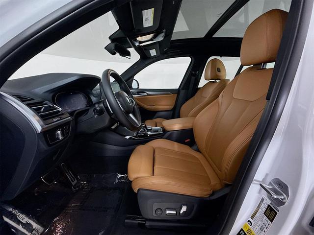Photo of 2022 Mineral White Metallic BMW X3