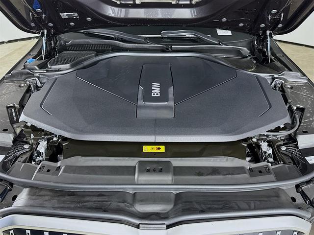 Photo of 2026 Dark Graphite Metallic BMW i5