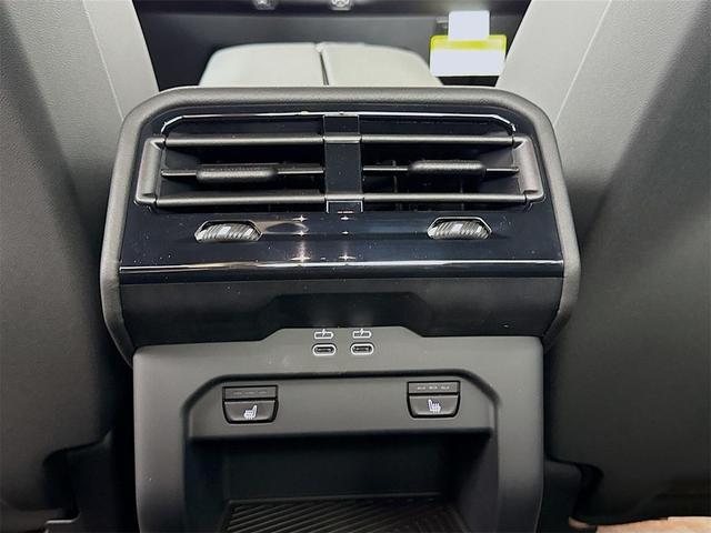 Photo of 2026 Dark Graphite Metallic BMW i5