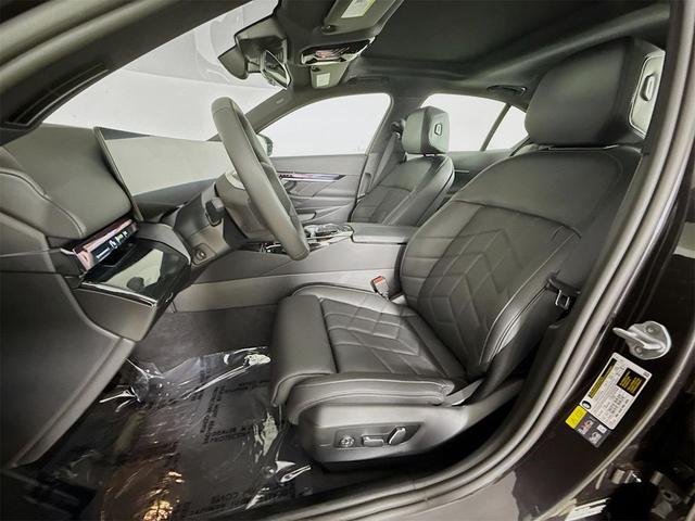 Photo of 2026 Dark Graphite Metallic BMW i5