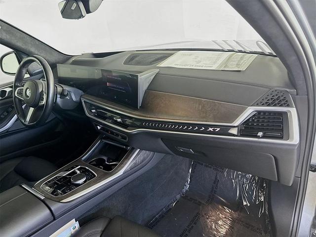 Photo of 2023 Skyscraper Grey Metallic BMW X7