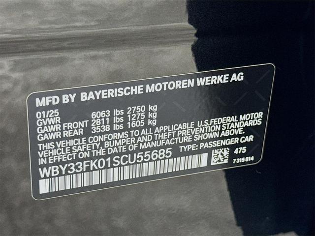 Photo of 2025 Black Sapphire Metallic BMW i5