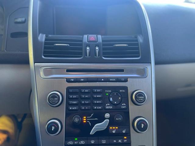 Photo of 2010 White Volvo XC60