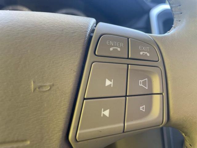 Photo of 2010 White Volvo XC60