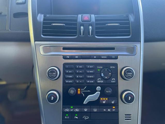Photo of 2010 White Volvo XC60