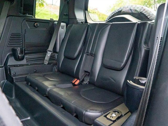 Photo of 2022 Santorini Black Metallic Land Rover Defender