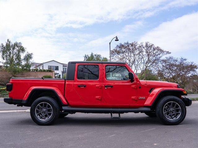 Photo of 2020 Red Jeep Gladiator