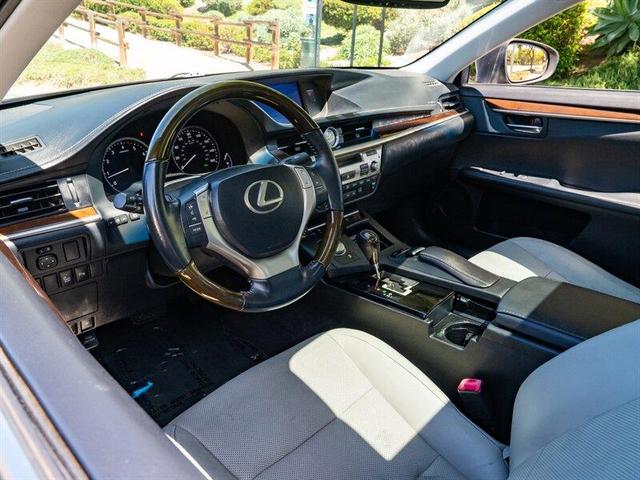 Photo of 2014 Gray Lexus ES 350