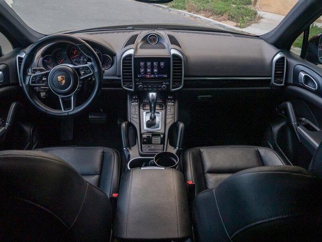 Photo of 2018 Black Porsche Cayenne