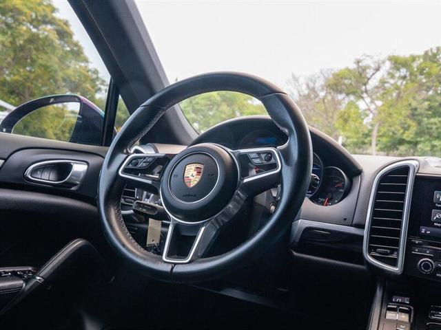 Photo of 2018 Black Porsche Cayenne
