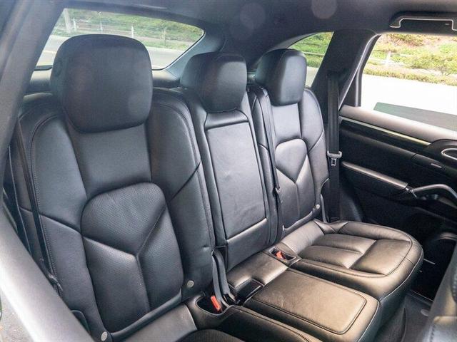 Photo of 2018 Black Porsche Cayenne
