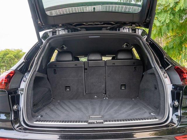 Photo of 2018 Black Porsche Cayenne