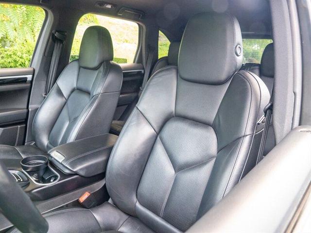 Photo of 2018 Black Porsche Cayenne