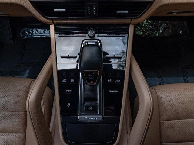 Photo of 2020 White Porsche Cayenne